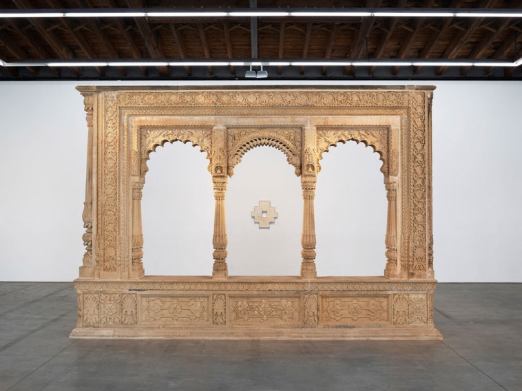  Luhring Augustine Bushwick Front: Pleasure pavilion, Late 18th or early 19th century, Sandstone and brick; Back: Zarina, Untitled, 1989