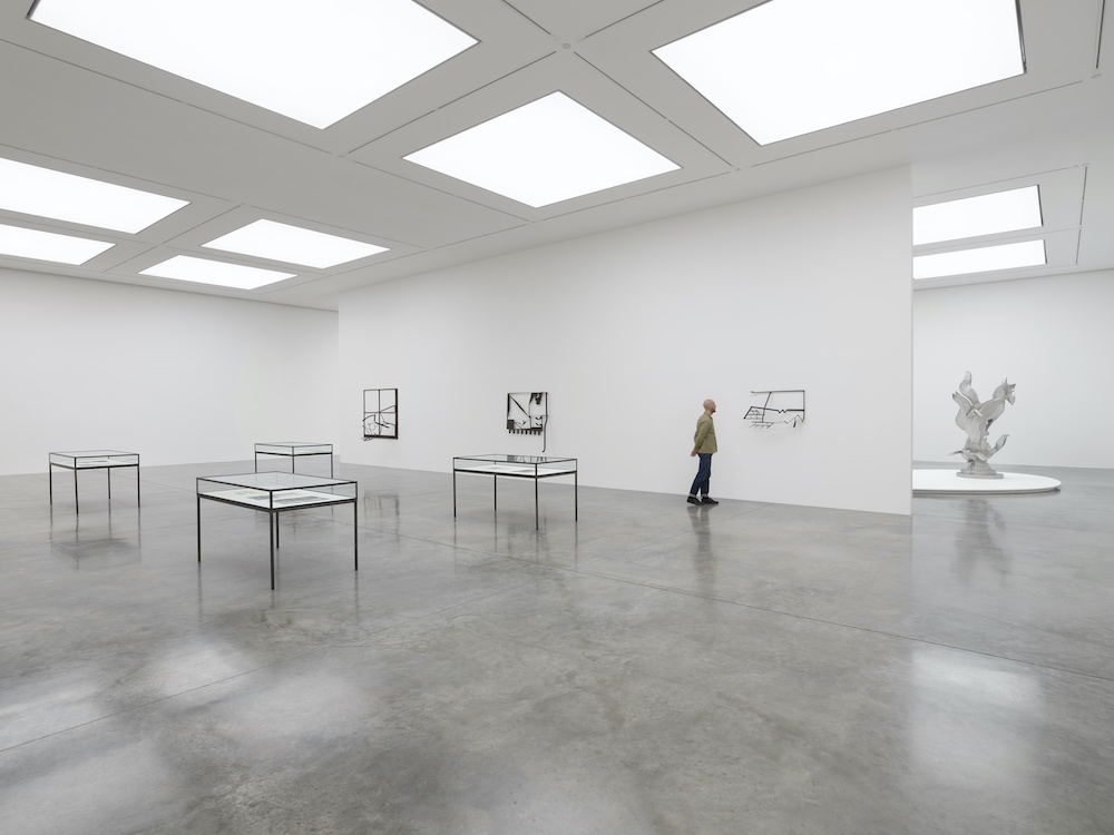 Richard Hunt White Cube 