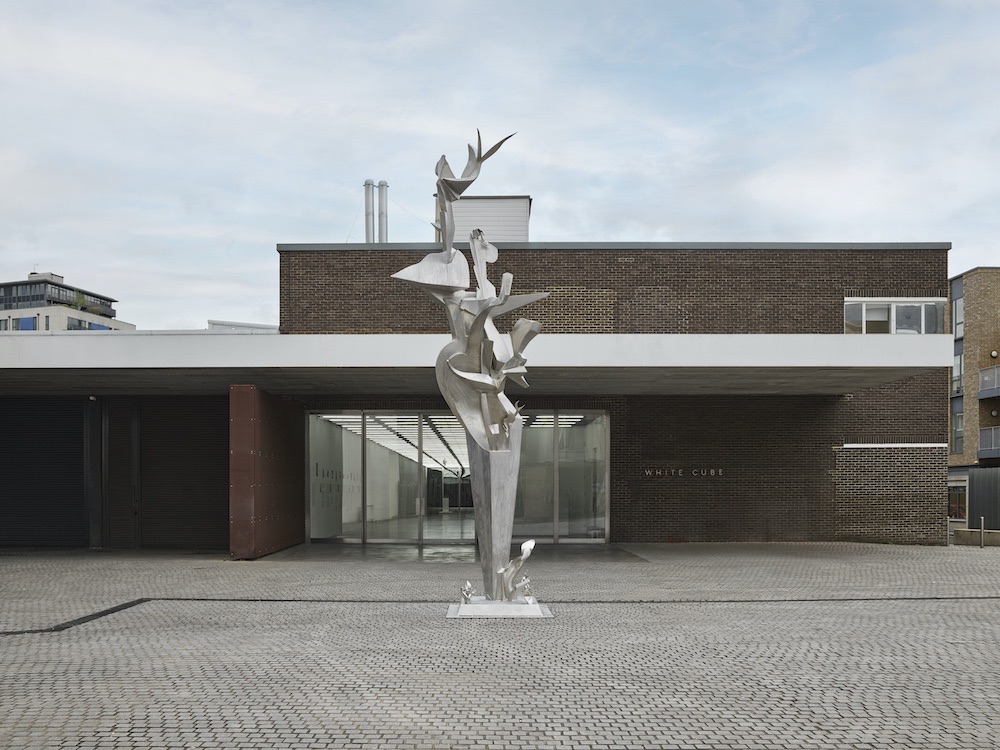 Richard Hunt White Cube 