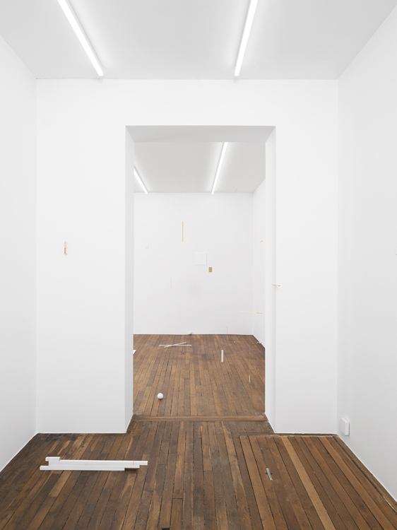 Fernanda Gomes Galerie Peter Kilchmann 