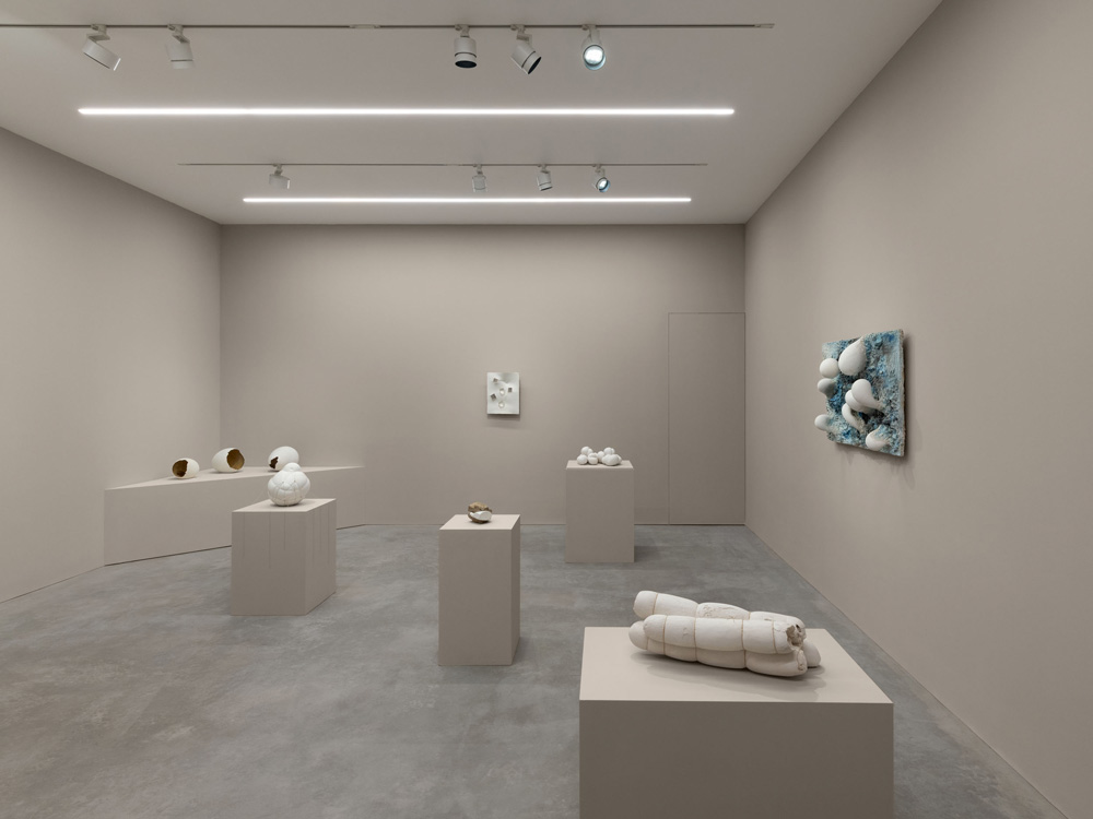 Maria Bartuszová Alison Jacques 