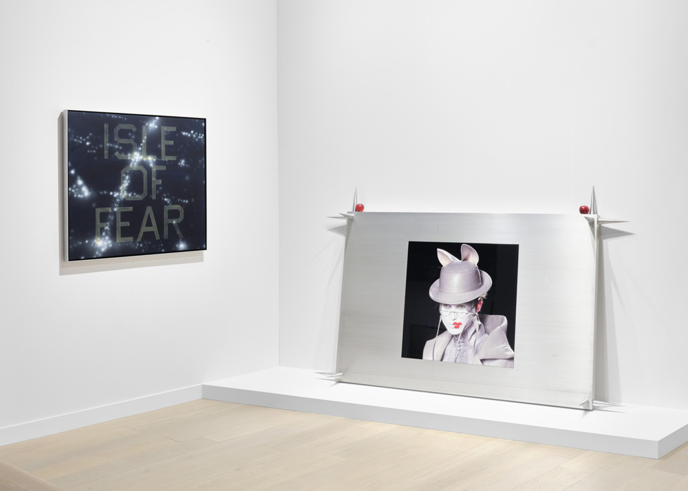  Gagosian © Ed Ruscha; © Jordan Wolfson