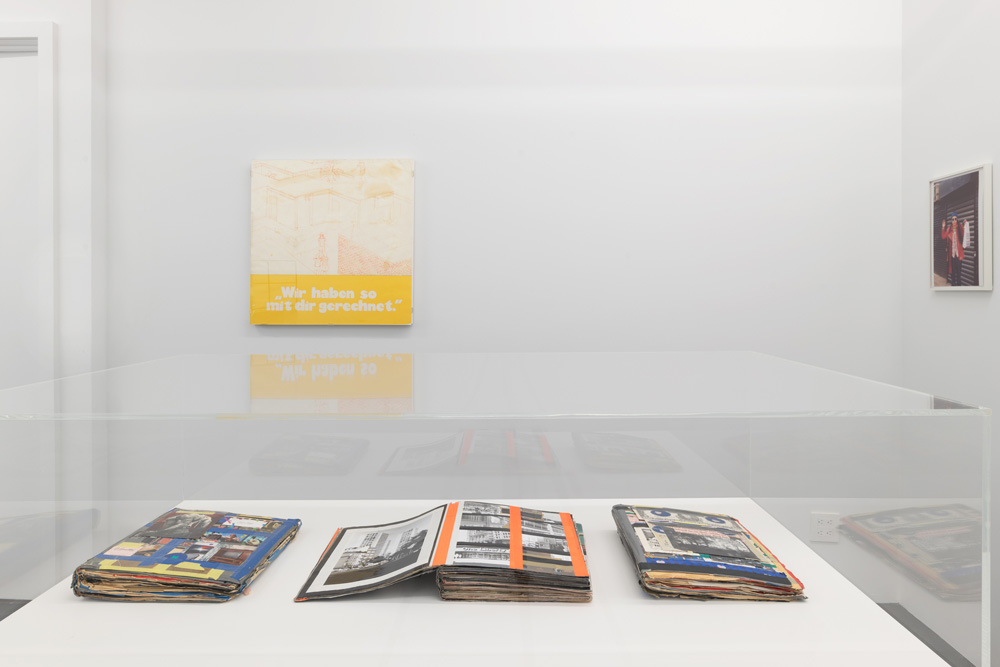 Isa Genzken Galerie Buchholz 