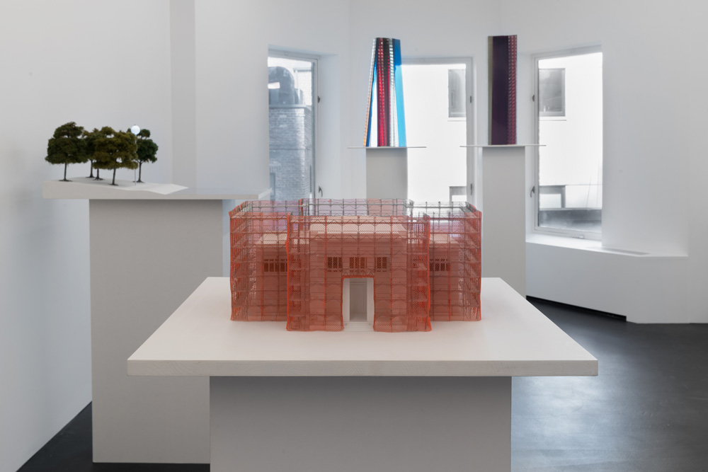 Isa Genzken Galerie Buchholz 