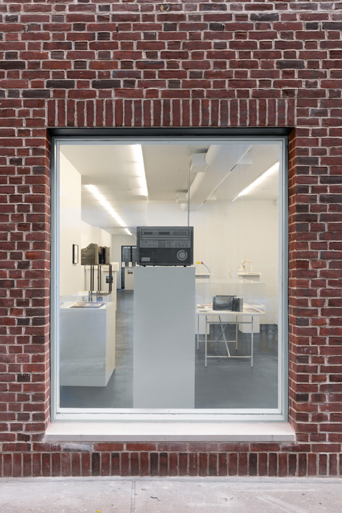 Isa Genzken Galerie Buchholz 