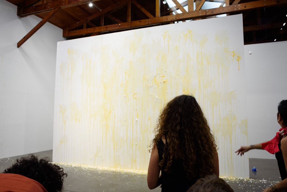 Sarah Lucas kurimanzutto documentation of I’VE GOT THE BALLS, egg action painting at kurimanzutto, Mexico City