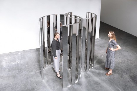 Jeppe Hein, Intersecting Circles, 2019 , 303 Gallery