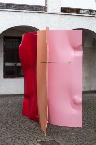 Michael Kienzer, Falter 3-teilig Rosarot / Erdbeerrot / Lachsorange, 2019 , Galerie Elisabeth & Klaus Thoman
