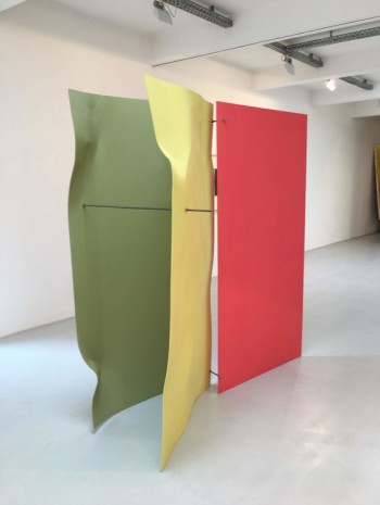 Michael Kienzer, Falter 3-teilig Zitrone / Pistazie / Himbeer, 2019 , Galerie Elisabeth & Klaus Thoman