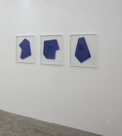 Ana Roldán, Three color blue #1, #2 & #3, 2012, Galerie Sultana
