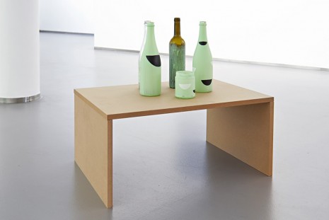 Holger Endres, 4 Flaschen und 1 glass, , Galerie Bernd Kugler