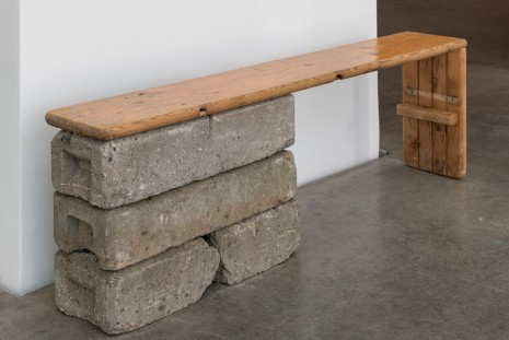 Klara Lidén, Bierbank, Neu, 2019 , Galerie Neu