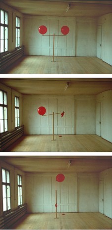 Roman Signer, 2 Ballone, 1983, Art : Concept