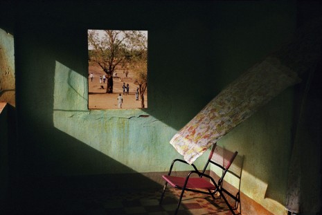 Harry Gruyaert, Gao, Mali, 1988 , Howard Greenberg Gallery
