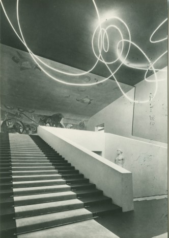 Lucio Fontana, Struttura al neon per la IX Triennale di Milano [Neon Structure for the 9th Milan Triennale], 1951 , Hauser & Wirth