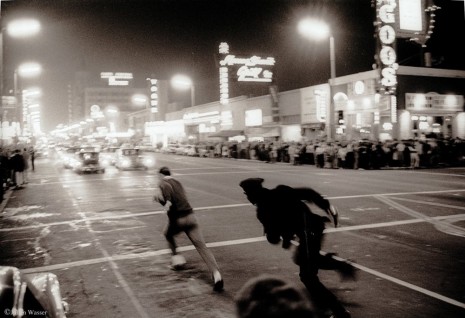 Julian Wasser, LAPD cop Chasing student on Hollywood Blvd, 1964/2012, Wentrup