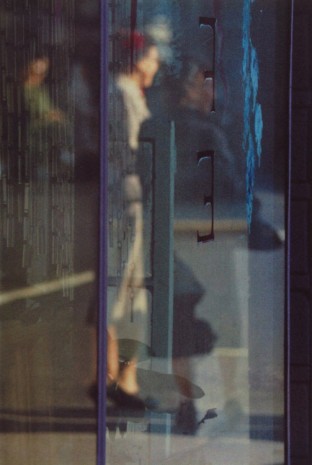 Saul Leiter, Walking, 1956 , Howard Greenberg Gallery