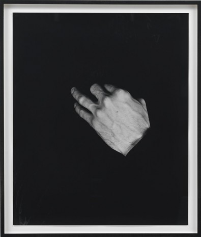Talia Chetrit, Hand on Body (Mouth), 2012, Sies + Höke Galerie
