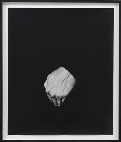 Talia Chetrit, Hand on Body (Crotch #1), 2012, Sies + Höke Galerie