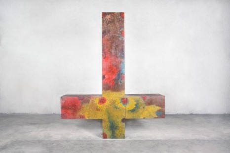 Gaetano Pesce, Etagère en forme de croix (Shelf in the shape of a cross), 1987 , Friedman Benda