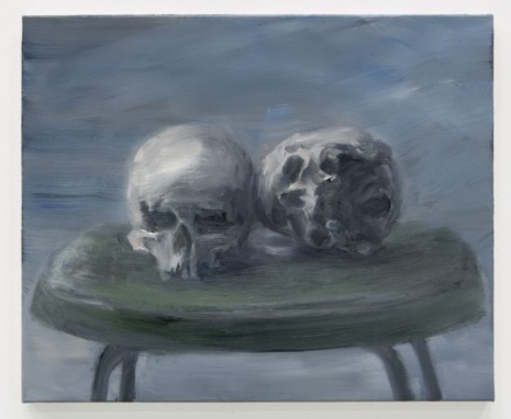Yan Pei-Ming, Nature morte, crânes et tabouret vert, 2020, Galerie Thaddaeus Ropac