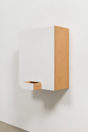 Haim Steinbach, Untitled (box with handkerchief - Adi), 1993, Tanya Bonakdar Gallery
