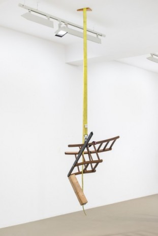 Abraham Cruzvillegas, Untitled portable sculpture (La Señora de Las Nueces) 3, 2020-2021, Galerie Chantal Crousel