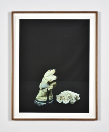 Luciano Perna, Cosmonaut Glove and Seashell, 2020, Marian Goodman Gallery
