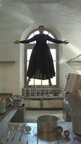 Marina Abramović, Levitation of Saint Therese, 2009 , Wilde