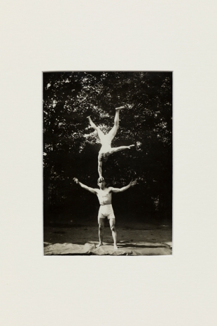 Ecole Française , Les gymnastes, 1920 , Mendes Wood DM