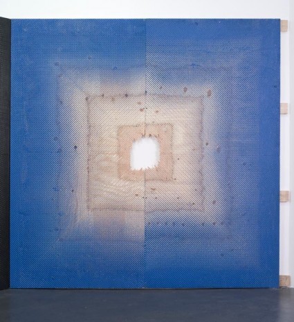 Michael DeLucia, Pyramid (blue), 2012, Galerie Nathalie Obadia