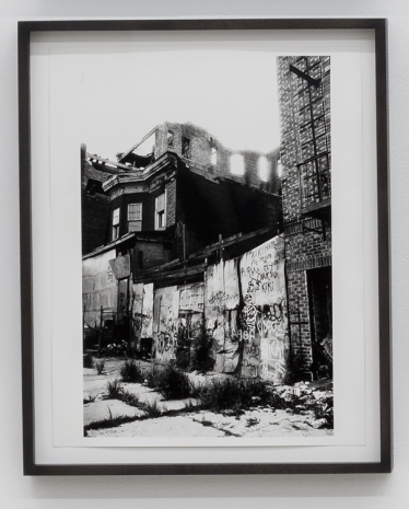 Ari Marcopoulos , Bronx, 1980s , galerie frank elbaz