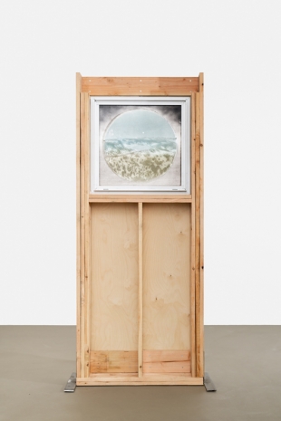 Oscar Tuazon , Aquifer, 2021, Galerie Chantal Crousel