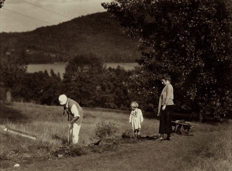 Alfred Stieglitz, Elizabeth, Donald and Sue Davidson, c.1924-25 , Howard Greenberg Gallery