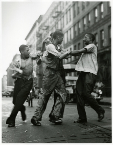 Gordon Parks, Untitled, Harlem, New York, 1948, Howard Greenberg Gallery