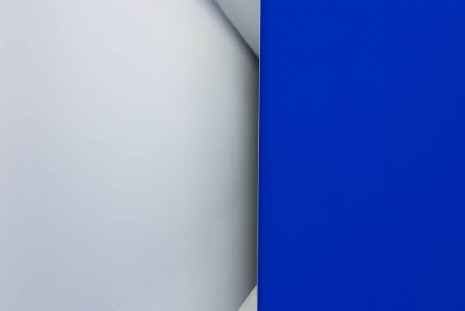 Pieter Vermeersch, Wall painting  (Blue 0-100% - Black 0-100% - Mirror), 2013, Perrotin