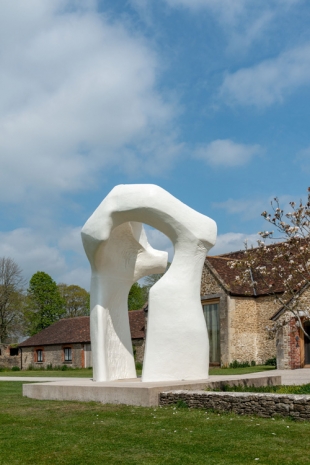 Henry Moore, The Arch, 1963/69, Hauser & Wirth Somerset