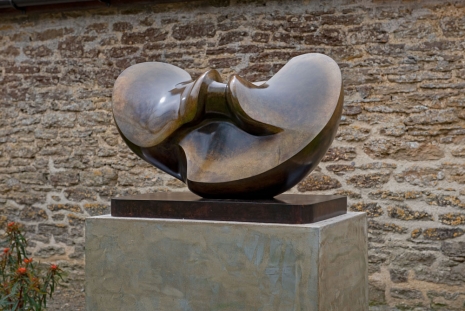 Henry Moore, Working Model for Divided Oval: Butterfly, 1967 cast 1982, Hauser & Wirth Somerset