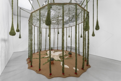 Ernesto Neto, Offrande pour une nouvelle conscience (Offering for a new conscience), 2022 , Galerie Max Hetzler