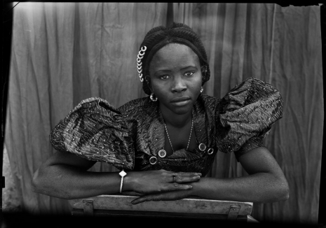 Seydou Keïta, Sans titre/ Untitled (06878), 1952-1955 , Galerie Nathalie Obadia
