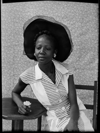 Seydou Keïta, Sans titre/ Untitled (00015-MA.KE.025), 1959 , Galerie Nathalie Obadia
