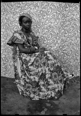Seydou Keïta, Sans titre/ Untitled (00128-MA.KE.229), 1953-1957 , Galerie Nathalie Obadia