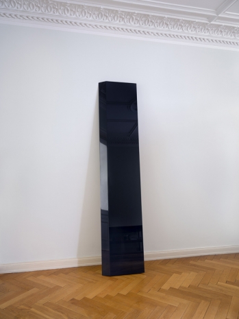 John McCracken , Plank Black-Blue, 1985 , Galerie Nordenhake