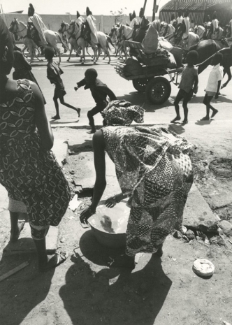 William Klein, Dakar fête de l'indépendance (Dakar independence day), 1963 , Howard Greenberg Gallery