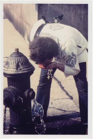 Alvin Baltrop, Man drinking from fire hydrant, n.d. , Galerie Buchholz
