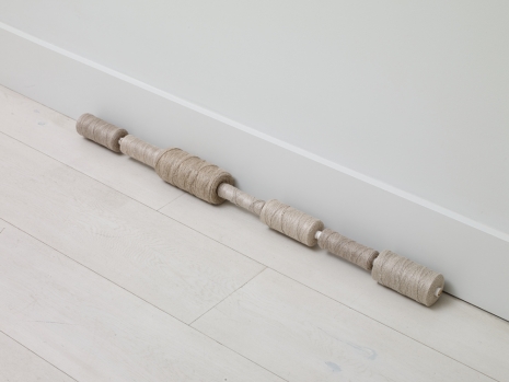 Helen Mirra, Ronda Baro de Linaĵo, 2020 , Galerie Nordenhake