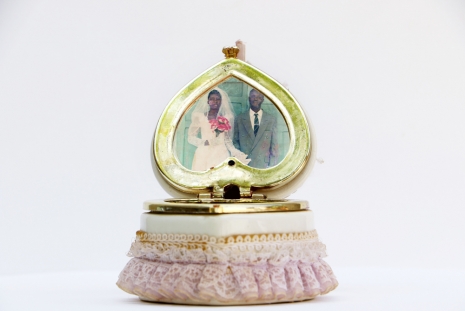 Ishola Akpo, Boite à bijoux, souvenir, 2015-2016 , Sabrina Amrani