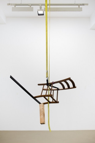 Abraham Cruzvillegas , Untitled portable sculpture (La Señora de Las Nueces) 3, 2020-2021, Galerie Chantal Crousel