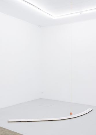 Alejandro Corujeira, Te doy una esfera de luz dorada II, 2018 , Galería Marta Cervera