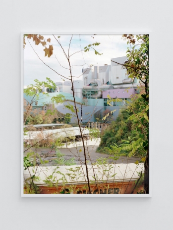 Annette Kelm, Travertinsäulen, Recyclingpark Neckartal, Sommer, 2019 , Andrew Kreps Gallery